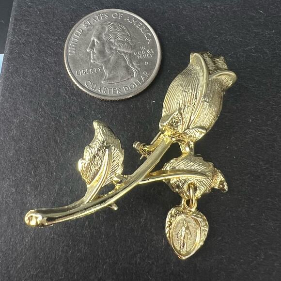 Vintage Gold Tone Rose Flower Religious Mangling Medallion Brooch - Picture 1 of 5